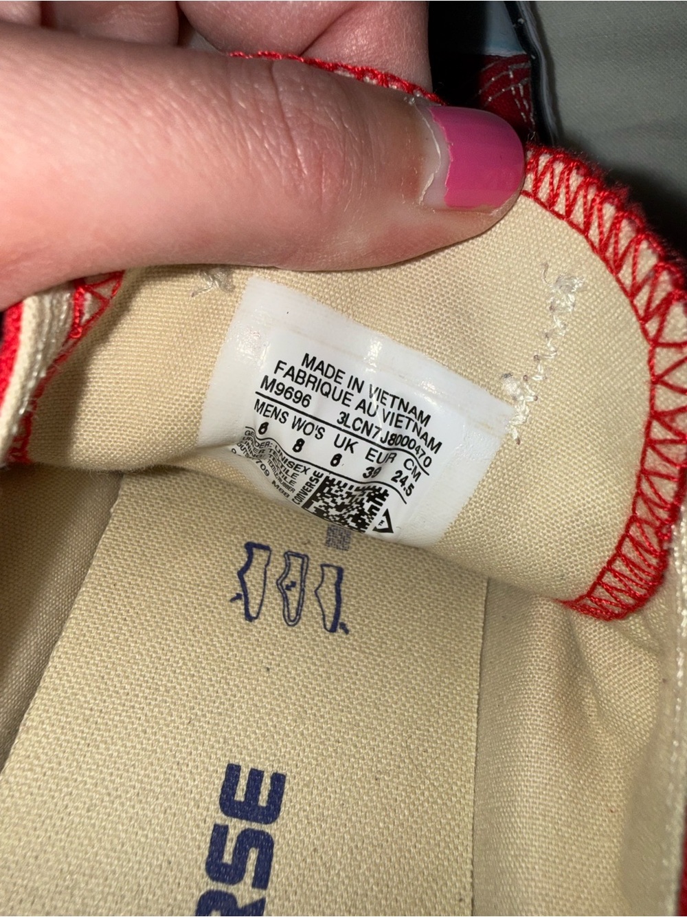 Red Converse - Picture 5 of 5